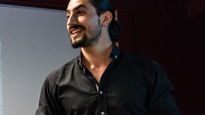 Flykten över Medelhavet – Ameer Mehtar berättar 