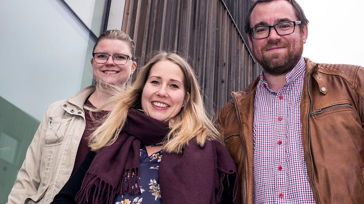 Meiju Vartiainen, vd för Mowida, i mitten, tillsammans med sina medarbetare Pia Skotare och Timothy Giles.
