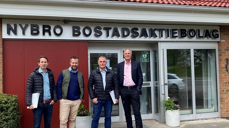 Jammy Stridsjö & Alexander Liljenberg BoKlok, Andreas Paulsson projektchef & Sulev Pull VD Nybro Bostads AB.