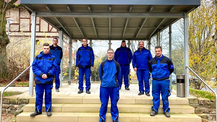 Von links vorne: Steven Ehlers, Robin Schleicher, Bernd Kuhn. Hinten von links: Daniel Seil (Ausbilder), Florian Hohmann, Philipp Martin und Ausbilder Holger Rosner. 