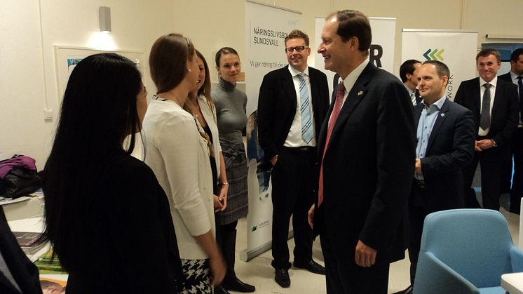 Högtidligt välkomnande för SSGs amerikanska trainee