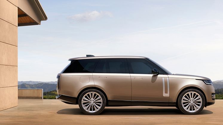 Nye Range Rover vinner viktig designpris som Production Car of the Year i Car Design Review 9