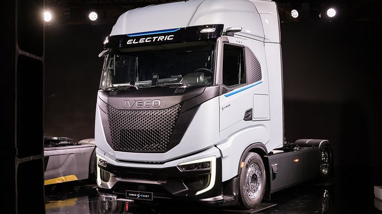  S-eWay Sættevognstrækker er IVECO’s nye helelektriske tunge lastbil, særligt udviklet til regional- og fjerntrafik.