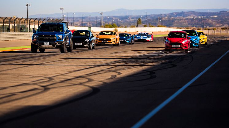 Ford Performance-Modelle und Ford GT-Rennfahrer kämpfen um den Sieg auf der spanischen Motorland-Rennstrecke  