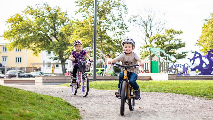 Crescents barn- och juniorcyklar och TEC:s barnhjälmar får barn i rörelse varje dag.