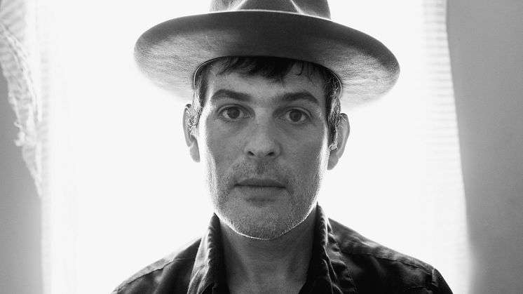 GREGORY ALAN ISAKOV ÅTERVÄNDER TILL SVERIGE I DECEMBER