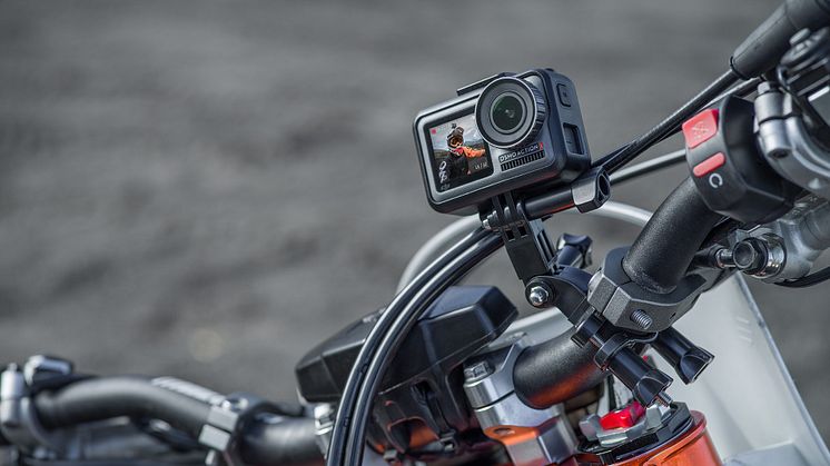 osmo-action_in-use_motorbike-01_rgb_72