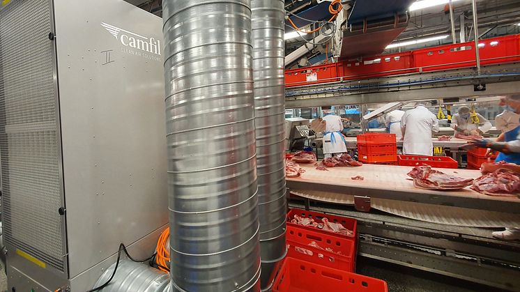 Im Tönnies Hauptsitz im Bereich der Fleischzerlegung  ist der Luftreiniger CC 6000 ausgestattet mit Hochleistungsfiltern HEPA  H14 (entspricht dem Reinraum-Standard) erfolgreich im Einsatz.