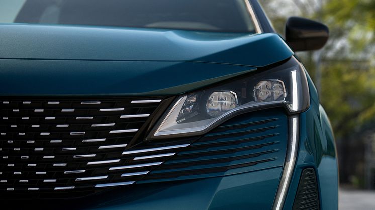 PEUGEOT_5008_2009STYP_050_0