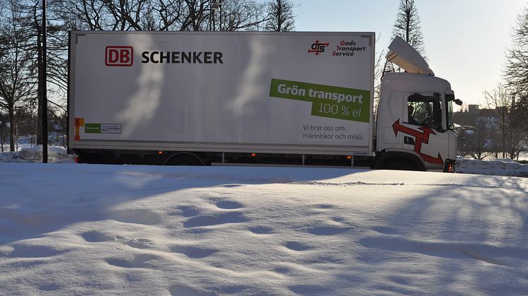 Lastbilen, en serietillverkad och helelektrisk Scania 25 P, kommer köra i Umeå. Elbilen blir den fösta i sitt slag i Västerbotten.