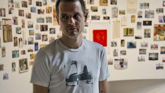  Nicolas Garait-Leavenworth er kuratoren bak det litterære programmet i utstillingen «Los Angeles - A Fiction» på Astrup Fearnley Museet
