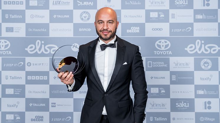 Dar Salim modtager prisen for Best Actor 