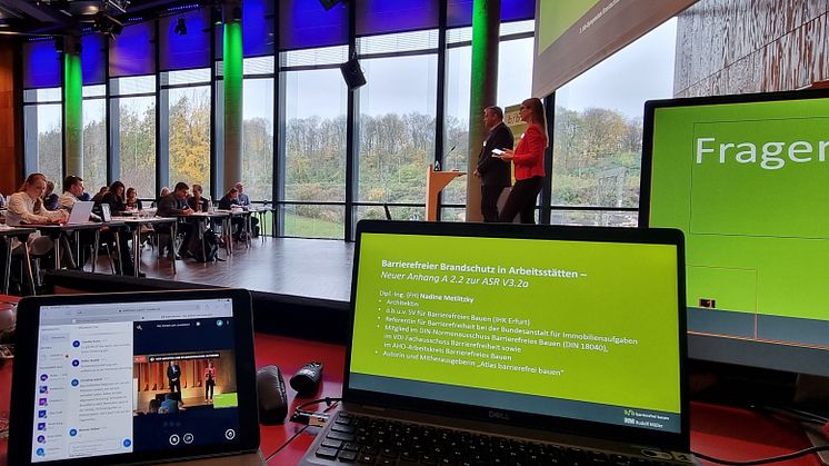 Das bfb-Symposium bringt Fachleute aus Brandschutz und Barrierefreiheit an einen Tisch. 
