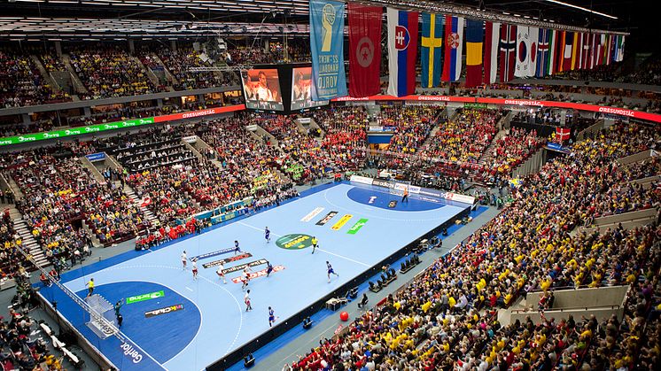Skånska elever skapar världens första kollektiva LED-konstverk på Malmö Arena