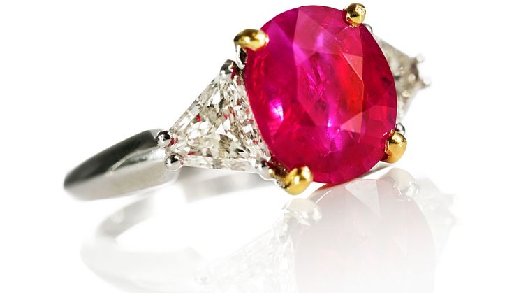 Burma rubin- og diamantring