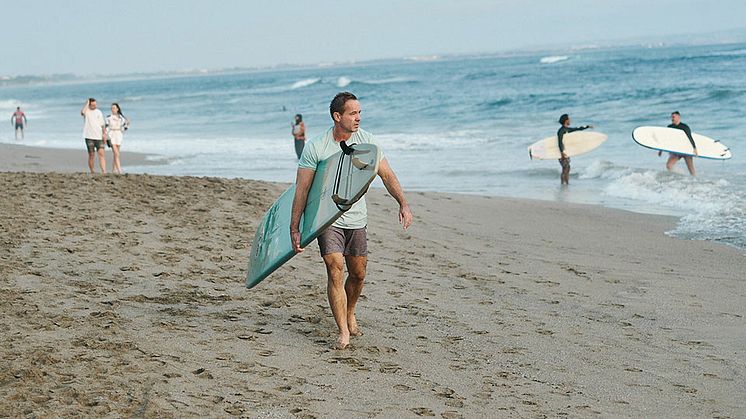 Surfing-Canggu.jpg