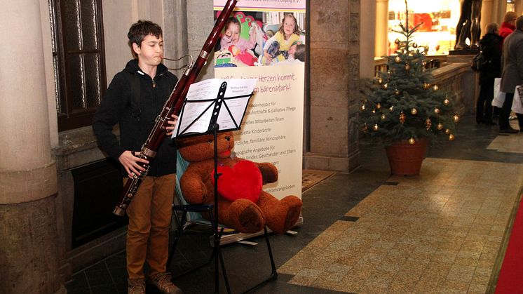 Großer Erfolg: Bärenherz-Weihnachtsbasar 2015