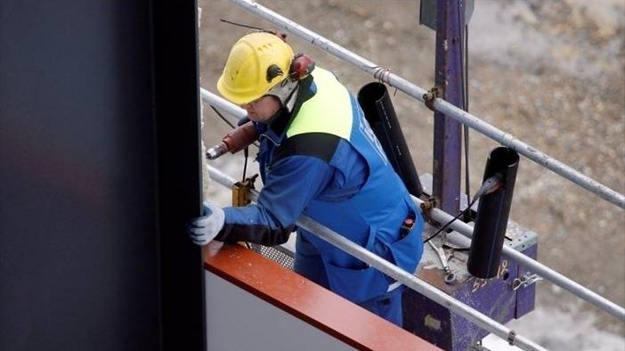 Fasadgruppen installerar fasadbeklädnad och tak på nytt kraftvärmeverk utanför Östersund 