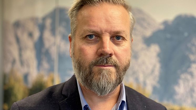 – Når vi jobber hjemmefra er vi ikke på det samme sikre nettverk som på jobben. Vi ønsker å bidra til å øke bevisstheten rundt datasikkerhet i krisesituasjoner gjennom vårt gratis onlinekurs, sier Bjarte Malmedal, sjefskonsulent i Experis Ciber. 