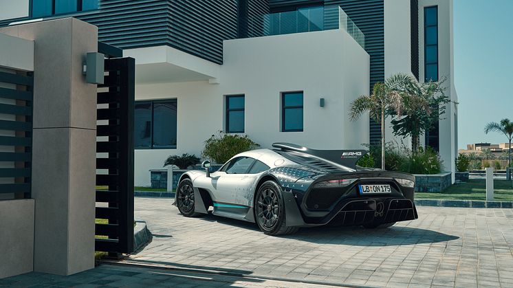 Premiär för Mercedes-AMG ONE: Formel 1 teknik för gata och väg