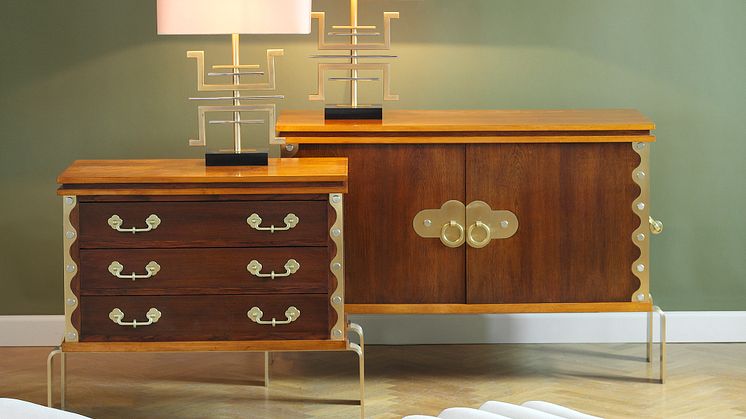 Orla Høyer: One-of-a-kind set of furniture consisting of a daybed, two sideboards, a chest of drawers and a glass cabinet. Sold separately. Total hammer price: DKK 420,000 (€ 56,500 / € 73,500 including buyer's premium).