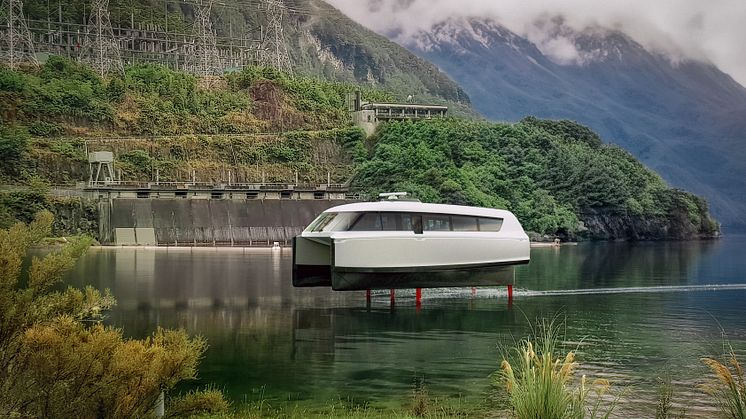 世界初の空飛ぶ電気水中翼船がニュージーランドの最も美しい湖に舞う