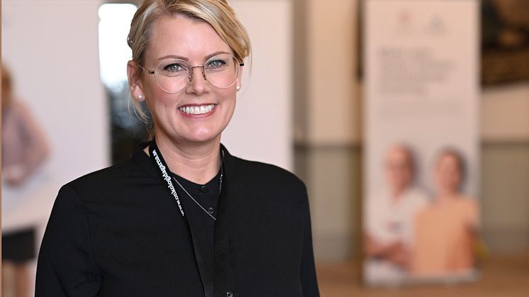 Maria Ekholm liggande 220324