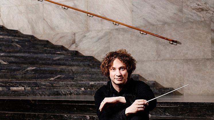 Chefdirigent Santtu-Matias Rouvali dirigerar Göteborgs Symfoniker vid säsongsöppningen i Göteborgs Konserthus 31 augusti.