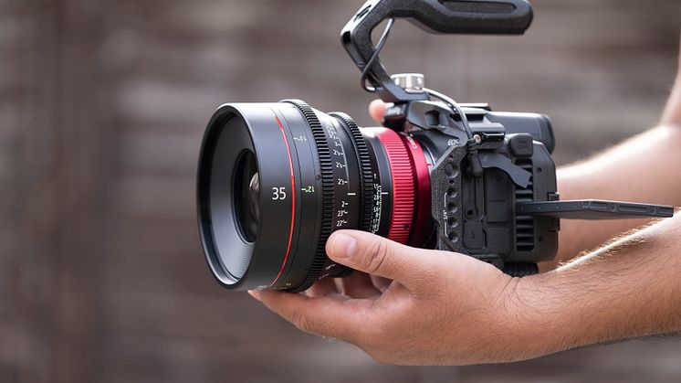 CN-R Prime 35mm Prime on EOS R5 C - Shooting - FSL 1 (TIF)