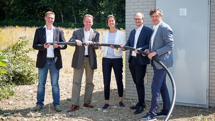 Tobias Altemeier (VegaSystems) Marcus Klein (Geschäftskundenvertrieb  Deutsche Glasfaser), Désirée Hückelheim (Breitbandkoordinatorin Kreis Paderborn) Heiner Buitkamp und Frank Wolters (Wirtschaftsförderungsgesellschaft)