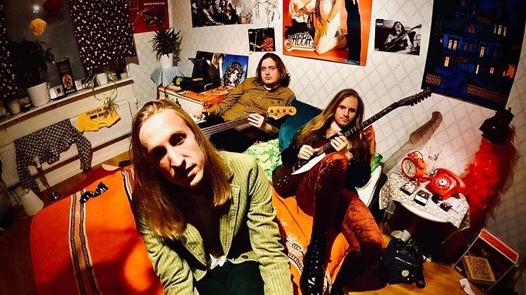 Velvet Insane - Sound of Sirens - ute nu!