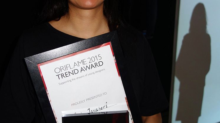 Siah Javaheri utsågs till den första pristagaren av Oriflame Trend Award.  