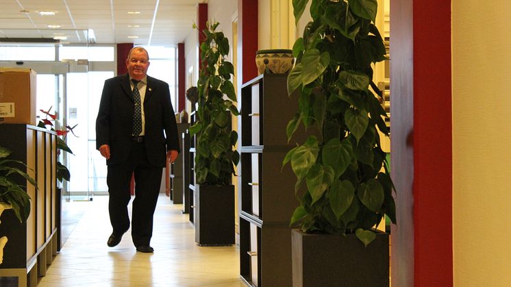 Poul Erik Krogh ses her på sin elskede arbejdsplads Forenede Services hovedkontor i Søborg.