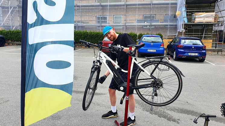 I samarbete med den nya mobila cykeltjänsten GoVelo har Wallenstam tillhandahållit cykelservice för sina bostadshyresgäster i några av bolagets större bostadsområden i Göteborg.