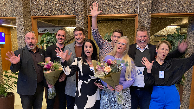 Kommunalrådet Thorbjörn Carlsson (S), Cristian Prisecaru och Per Arvidsson från Bricks & Lime AB, kommunalrådet Marith Hesse, (M), Ebba Florin Vadman, Johan Bruhn och Bengt Mårlind från BlueOrbis och Charlotta Johansson, Business Region Göteborg.