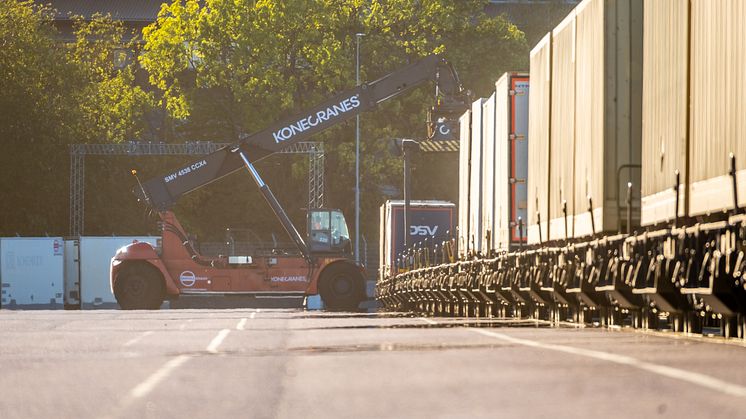 I Göteborg hanteras tågpendeln på Arken kombiterminal som ligger i direkt anslutning till hamnens roro- och containerterminaler. Bild: Göteborgs Hamn AB.