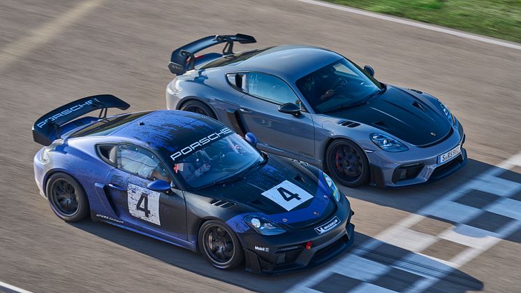 12 - 718 Cayman GT4 RS og 718 Cayman GT4 RS Clubsport.jpg