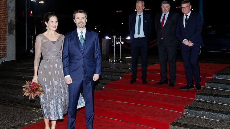 D.K.H. Kronprins Frederik og Kronprinsesse Mary ankommer til Kronprinsparrets Priser 2020 på Værket i Randers. 