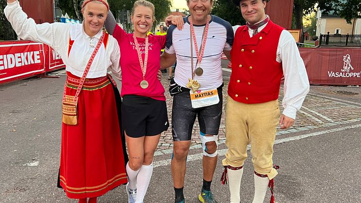 Clara Henry och Mattias Svahn klarade Vasaloppstrippeln 90 2022