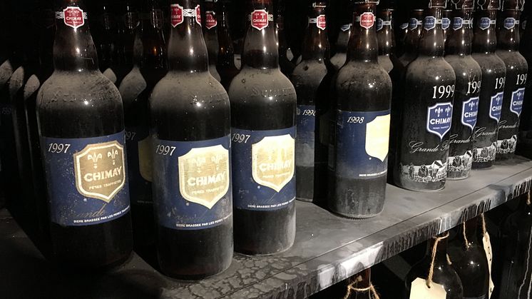 Världsberömda trappistbryggeriet Chimay. På bilden Chimay Blå årgång 1997 och 1999.