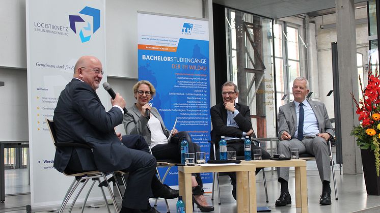 Podiumsdiskussion „Zukunftsbranche Luftverkehr am Standort Berlin Brandenburg“ am 15. Oktober 2016 an der Technischen Hochschule Wildau