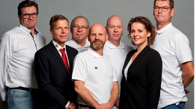 Medarbetarna på ZRS Testing Systems, med VD Stefan Andréasson 2a från vänster