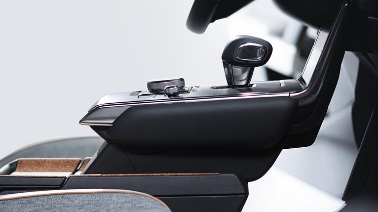 MAZDA-MX-30_Detail_Floating-Console_EU-specification_24_hires