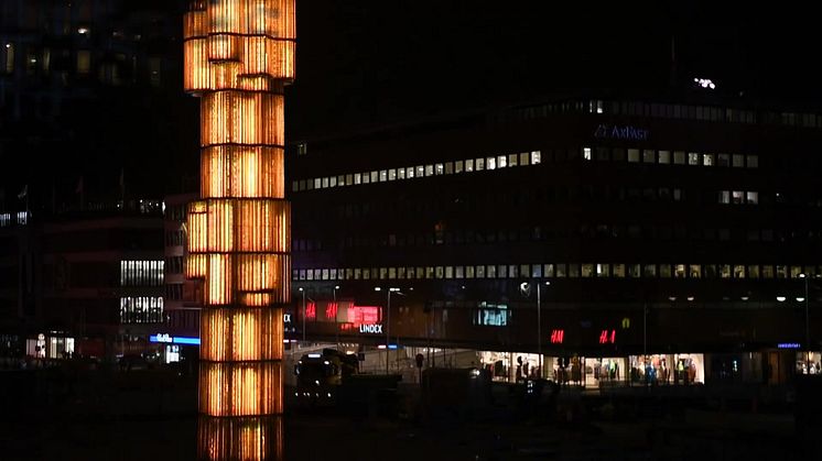 Kristall – Vertikal accent i glas och stål