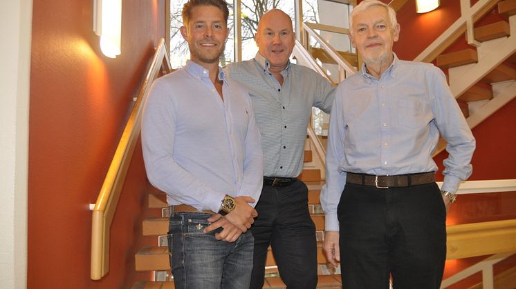 Fr. v: Mikael Köhler, Mediechef MotorMagasinet, Bo Ericsson, vd för Sveriges Fordonsverkstäders Förening SFVF, Olle Holm, Chefredaktör MotorMagasinet