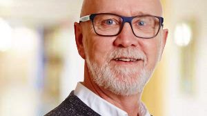 Förvaltaren Per Olsson på Bostads AB Poseidon tog fram de pedagogiska städtavlorna