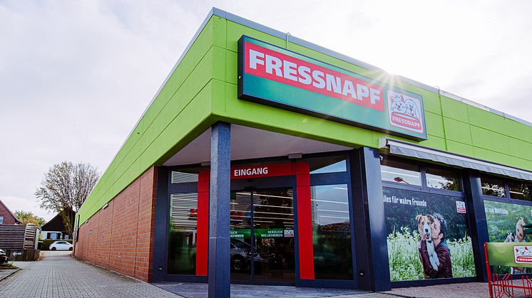 Frontansicht des neuen Fressnapf-Marktes in Erkelenz