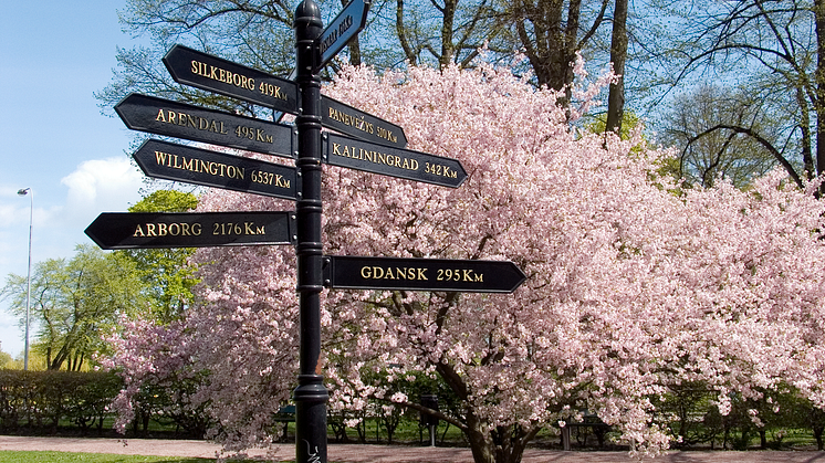 Kalmars vänorter i Vänortsparken.