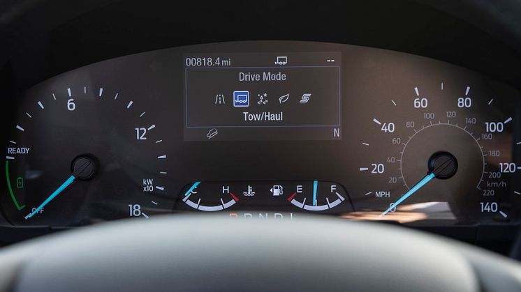 Ford-Maverick_Hybrid_XLT_17