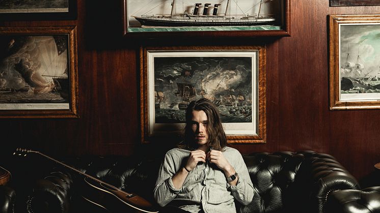 ​”Step Down From It” - Ny singel från Andreas Moe